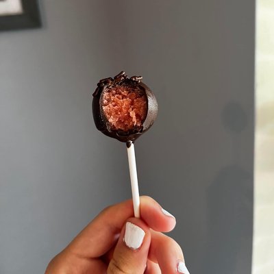 Chocolate Covered Strawberry Cake Pop 