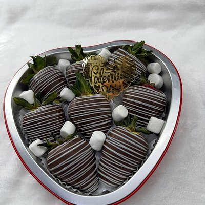 Strawberry Heart Tins 