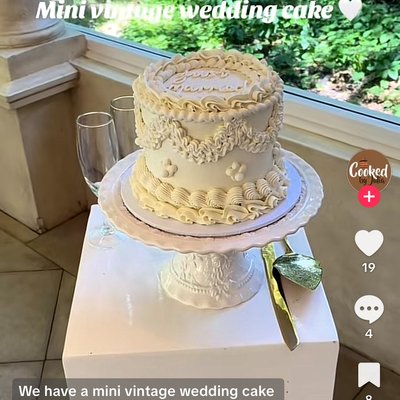 Vintage Wedding Cake 