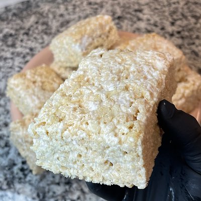 Giant Plain Rice Krispy Treats (1/2 Dozen) 