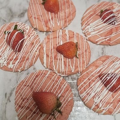 Strawberries n Cream Cookies (1dz)