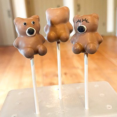 Teddy Bear Cake Pops