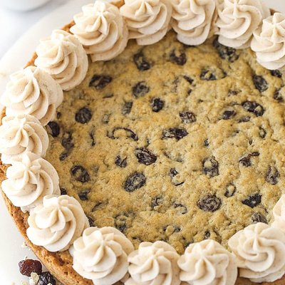 Oatmeal Raisin Cookie Cake