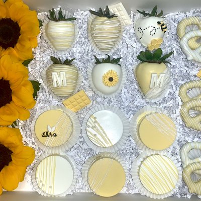 Mothers Day Treat Box 18 Ct