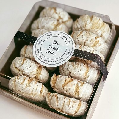 Italian Amaretti Cookies - Classic Almond