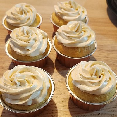 Cozy Jumbo Cupcakes