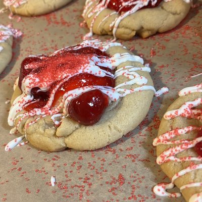 Stuffed Strawberry Cheesecake Cookies 
