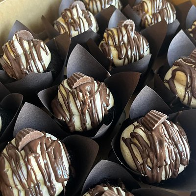 Reese’s Peanut Butter Cupcakes 
