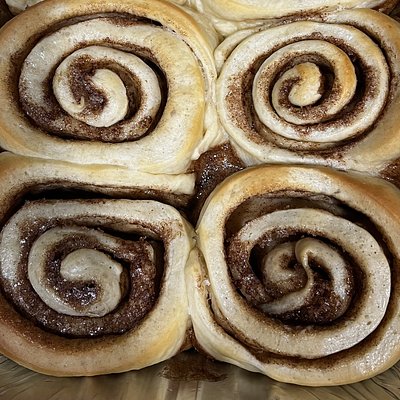 Sourdough Cinnamon Rolls 4 Med Size