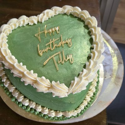 Heart Cake 8inc