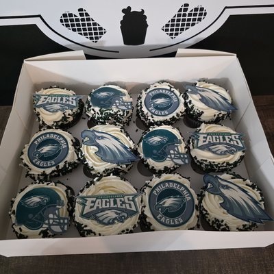 CUSTOM CUPCAKES 