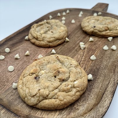 White Chocolate Macadamia Cookie