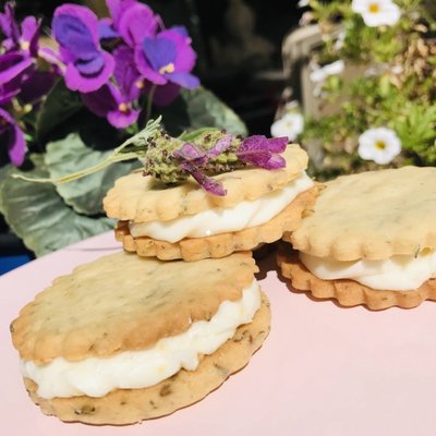 Lavender Shortbread With Lemon Cream