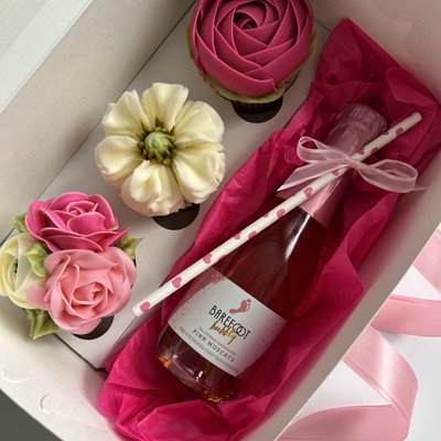3 Cupcakes And Wine Bottle 