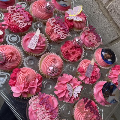 Upgraded Customized Cupcakes 