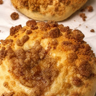 Single Peach Cobbler Bun 🍑 