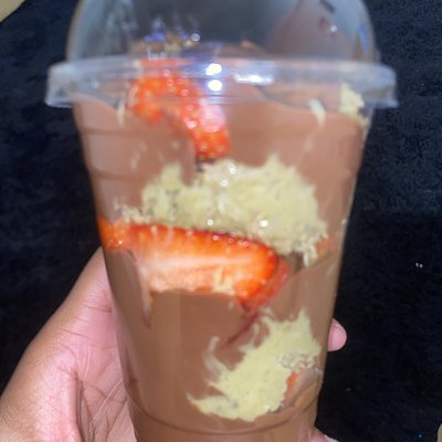 Strawberry Chocolate Dubai Cup