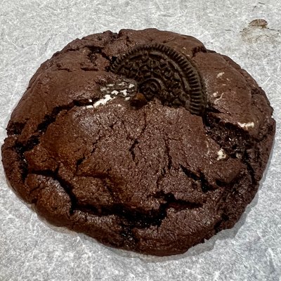 6 Colossal Oreo Cookies And Cream