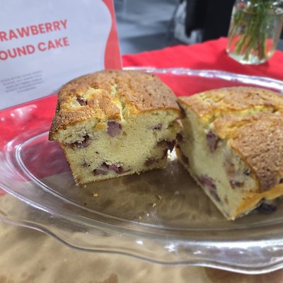 Pound Cake Slice Strawberry 