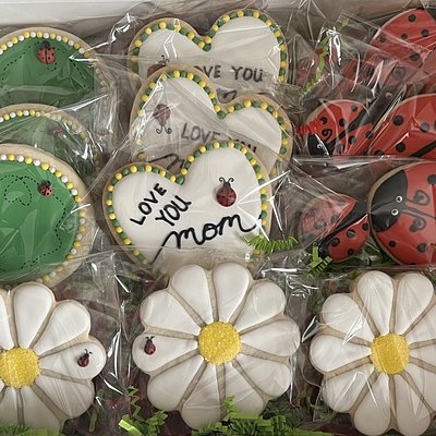 I Love Mom Flowers And Lady Bugs  Cookies