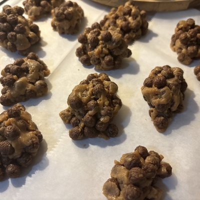 Cocoa Puff Cookies