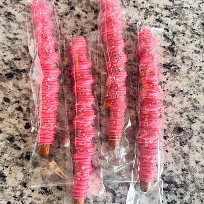 Dipped Pretzel Rods 