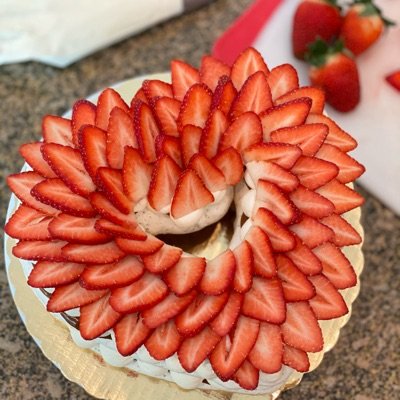 Small Strawberry Pavlova (6-8 Servings) 