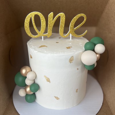 6" 3 Layer Cake feeds 10-12 people