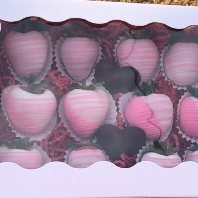 “ Valentine’s Day Traditional Berry Box “ 