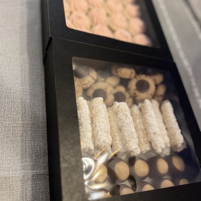 Traditional Cookie Gift Box