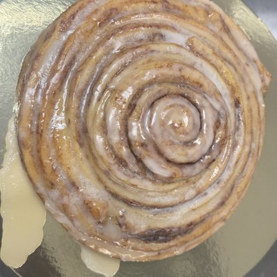 Big Back Cinnamon Rolls 