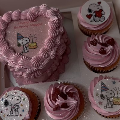 Bento Cake With 6 Cupcakes 