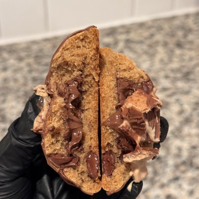 One Dozen Kinder Bueno Cookies 