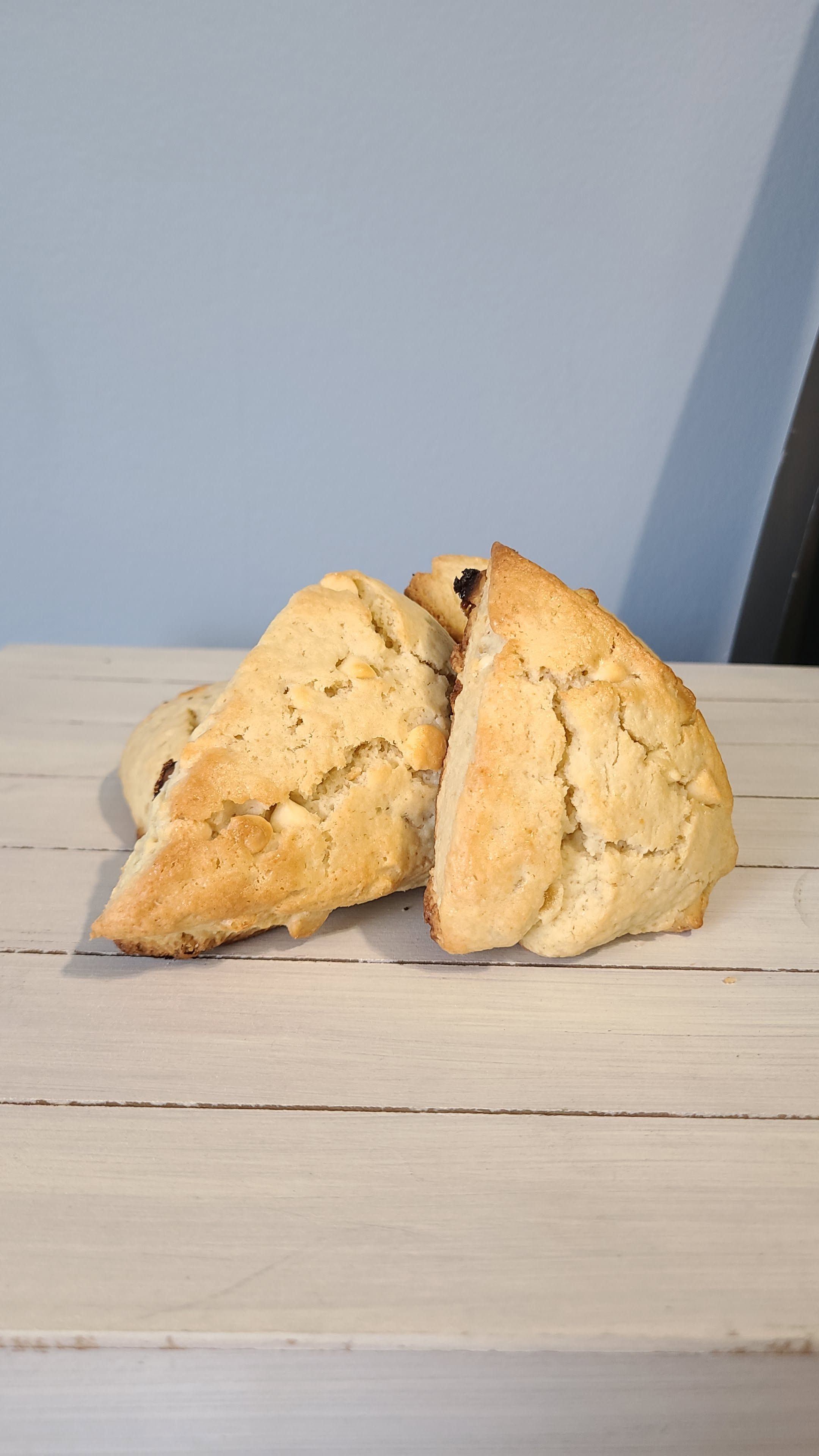 White Chocolate Chip Scones (4 Pack)