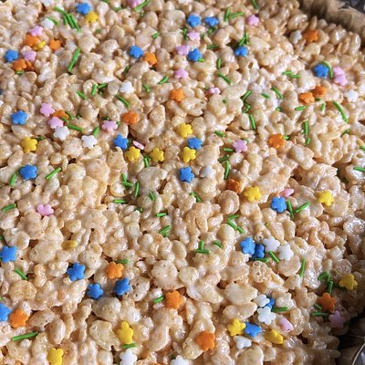 Rice Krispy Treats w/ Sprinkles (8x8 Pan)