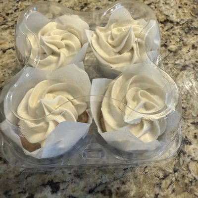 Banana Cupcakes With Cream Cheese Frosting