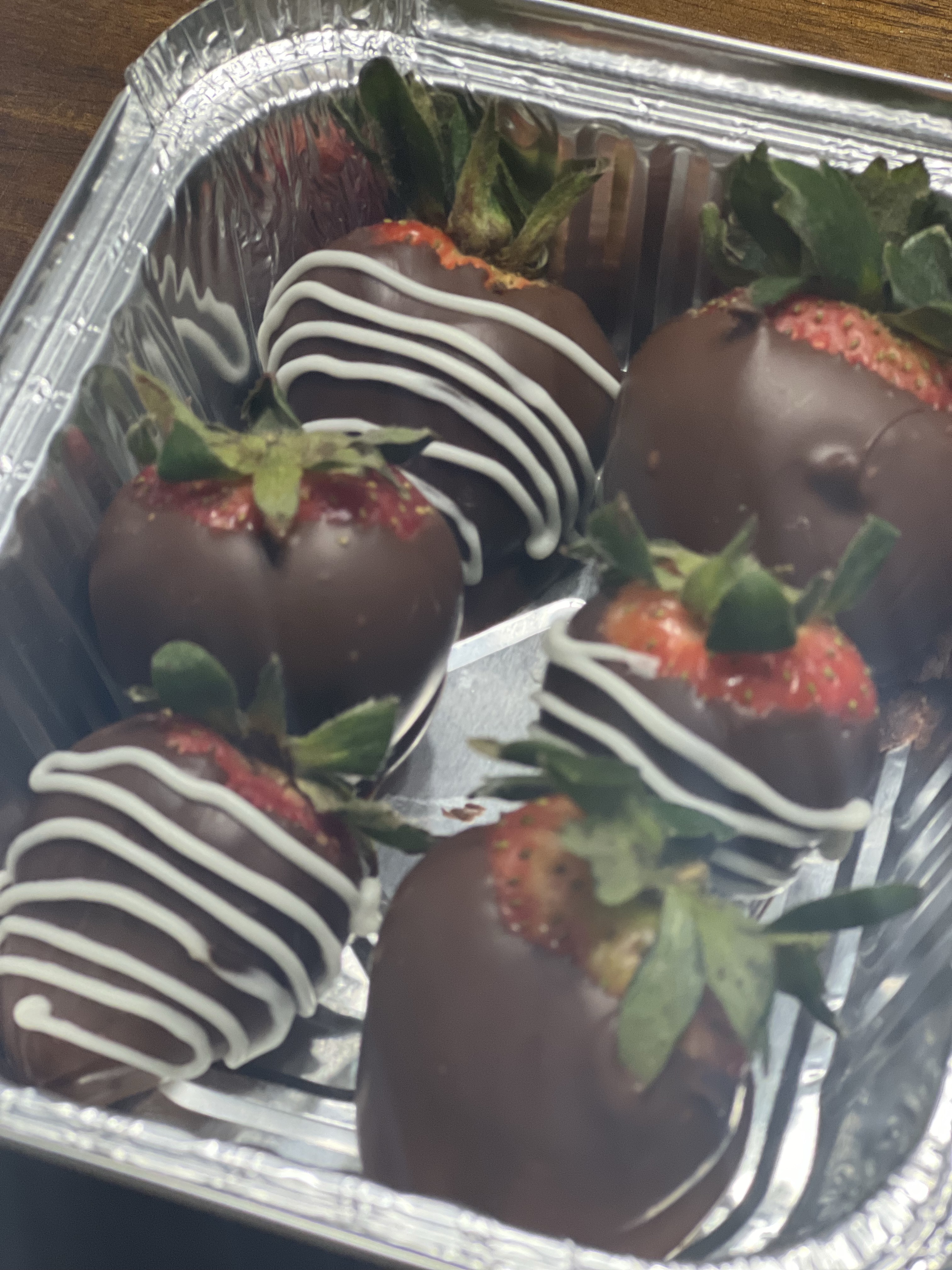 Chocolate Covered Strawberries Dozen 