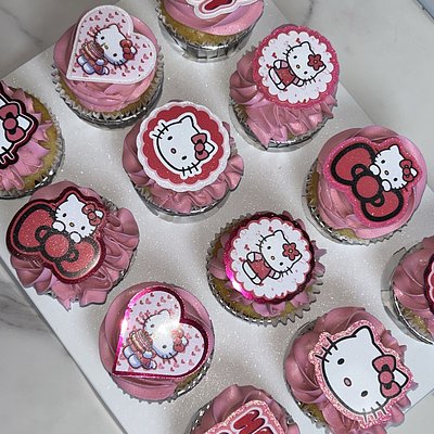 Cardstock Cupcakes  Non- Edible 🧁