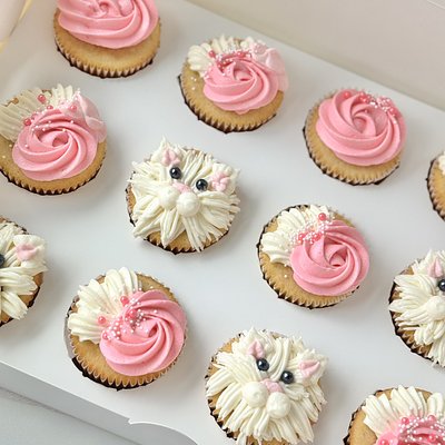 Custom Cupcakes 