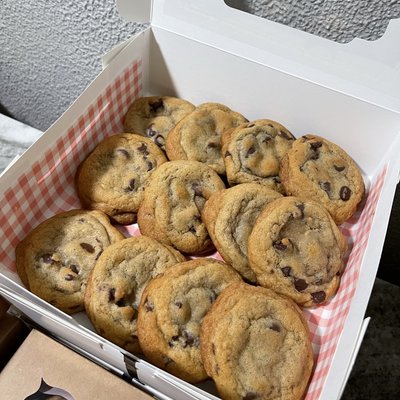 Chocolate chip Cookies - Dozen