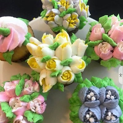 Custom Cupcakes By Dozen