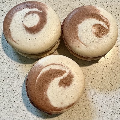 Cinnamon Roll Macaron (6)