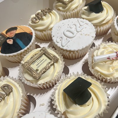 Graduation Cupcakes 