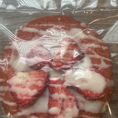 Strawberry crunch (Half Dozen)
