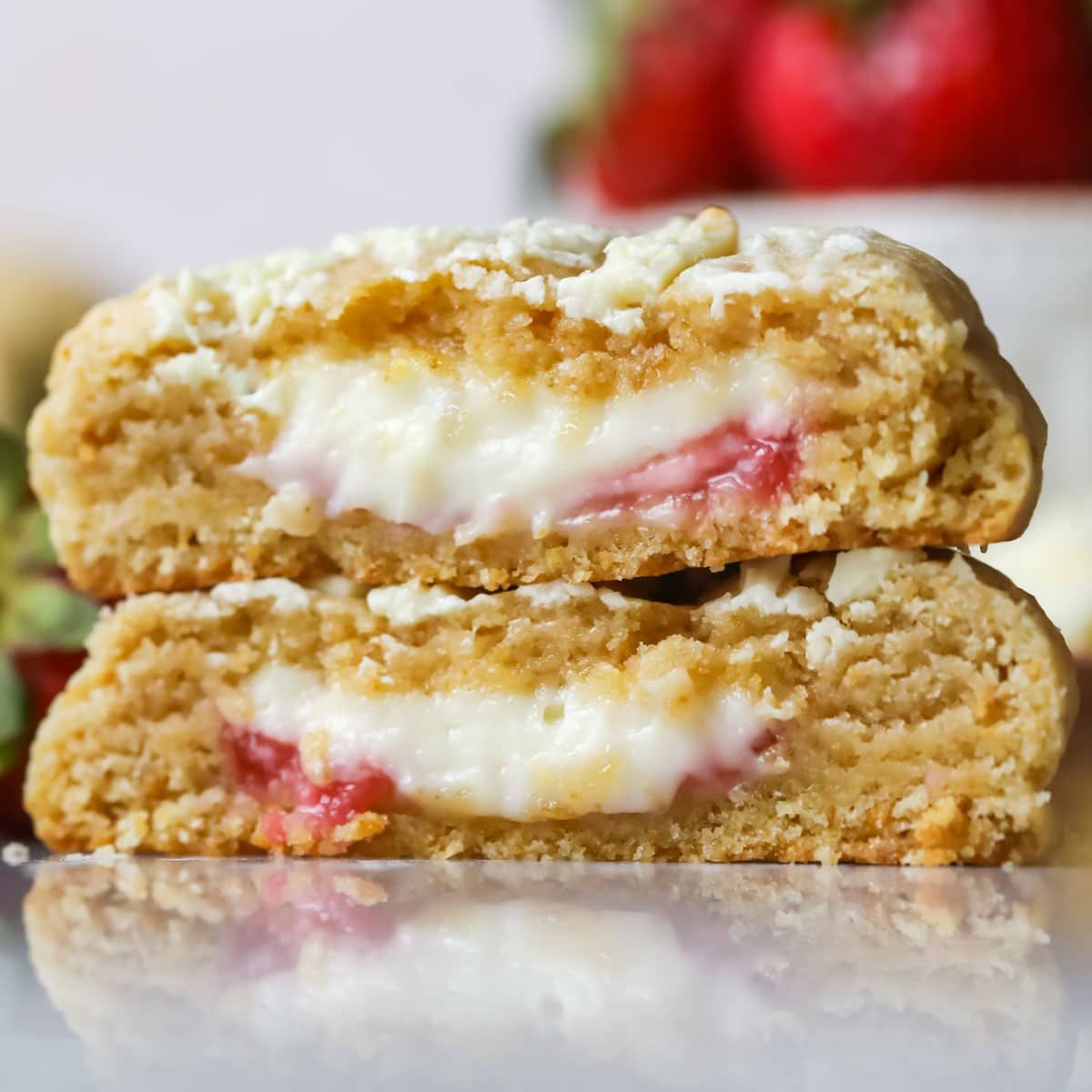Cheesecake Stuffed-strawberry 