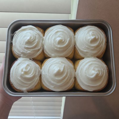 6 Pack Of Cinnamon Rolls