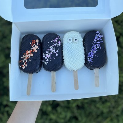 Large Halloween Cakesicles 