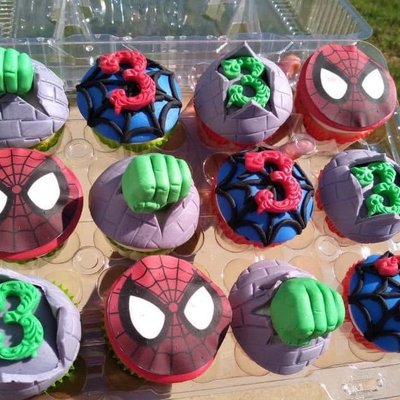 Custom Fondant Topped Cupcakes