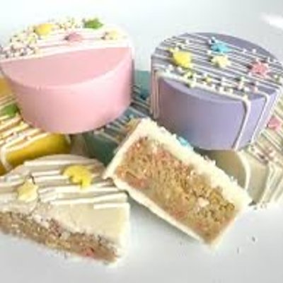 Cake Pucks