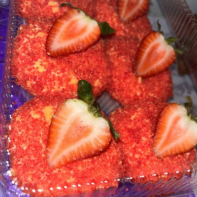 STRAWBERRY CHEESECAKE CUPCAKES 💗